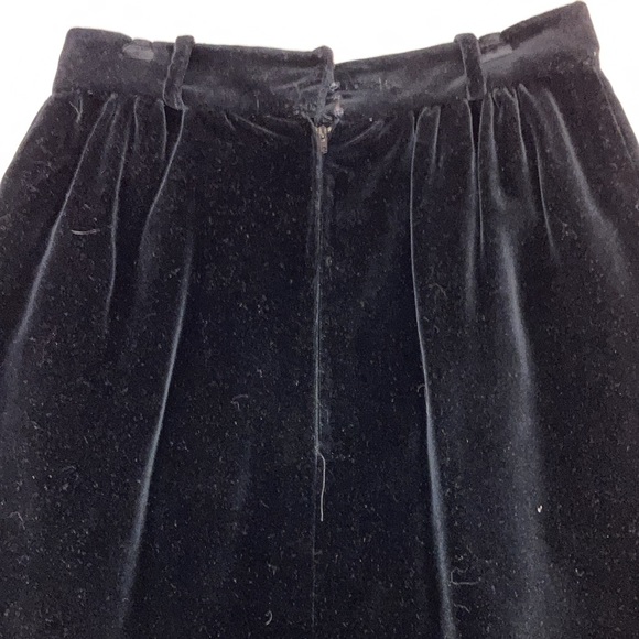 CHRISTIAN DIOR Vintage Velvet 2-piece Skirt Suit with Peplum Jacket - Picture 15 of 16